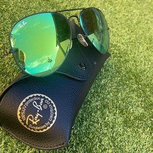Large Ray-Ban aviator sunglasses